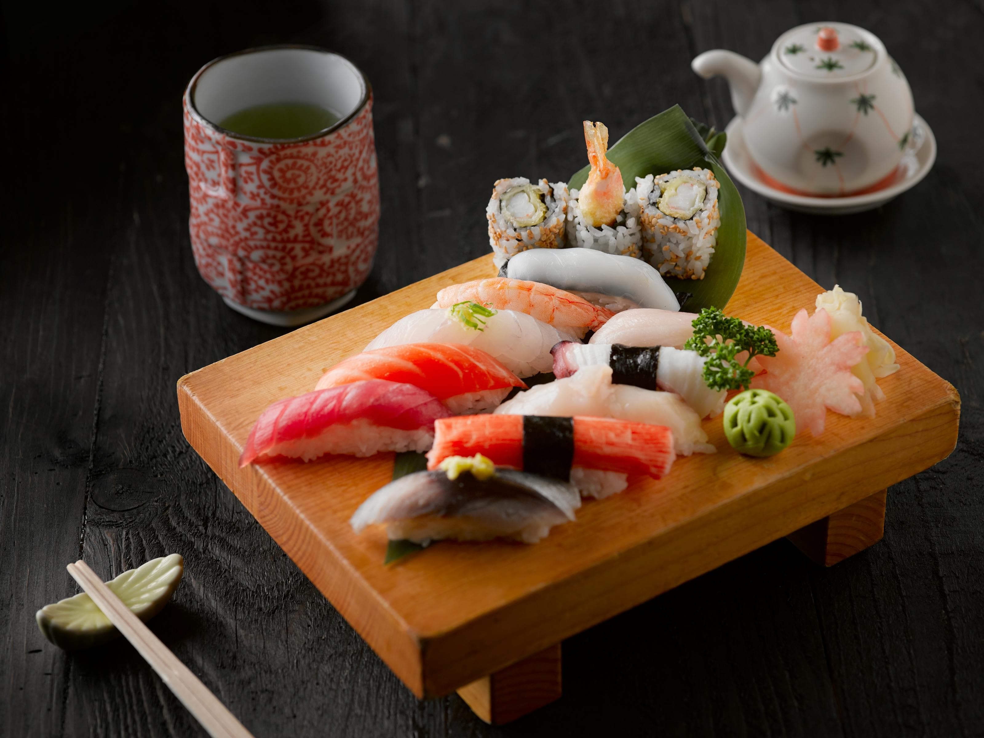 Sushi counter omakase